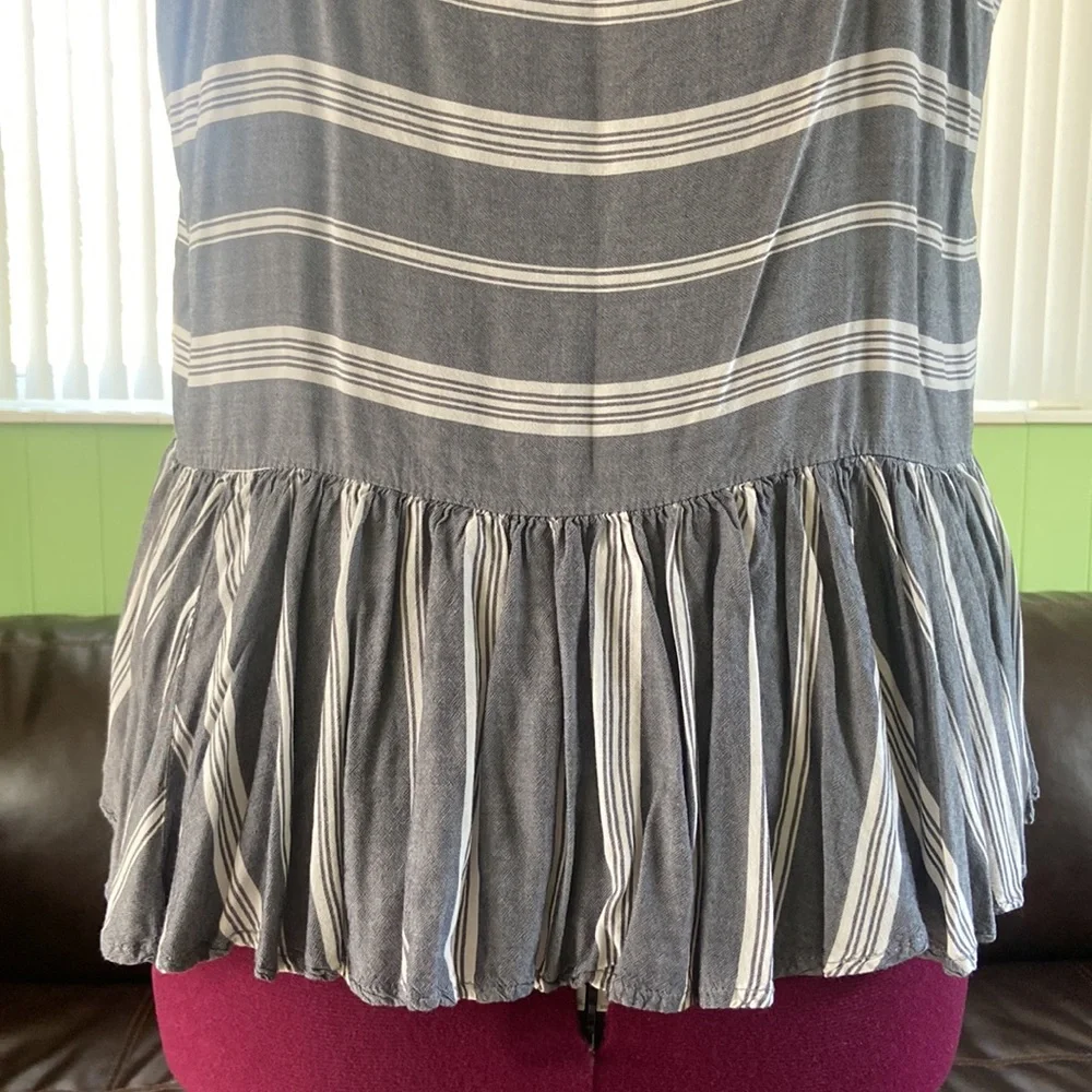 Old Navy tank top - Picture 6 of 9